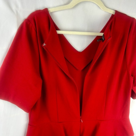 Talbots Refined Ponte Peplum Sheath Dress Women 12 Red Short Sleeve Knee Stretch - Picture 8 of 9